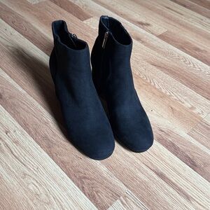 Bandolino Classic Black Ankle Booties